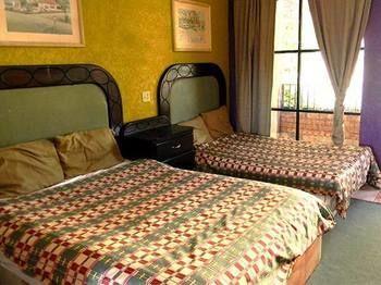 Love hotel Grand Guaycura 2*